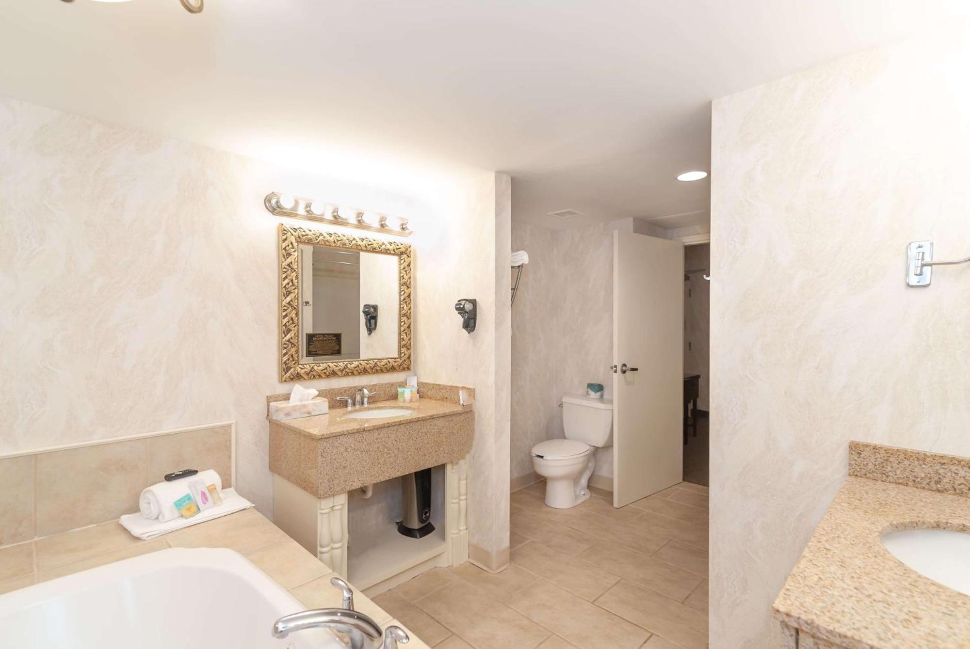 Bellissimo Hotel, Trademark By Wyndham Near Foxwoods Casino Hotel 3*